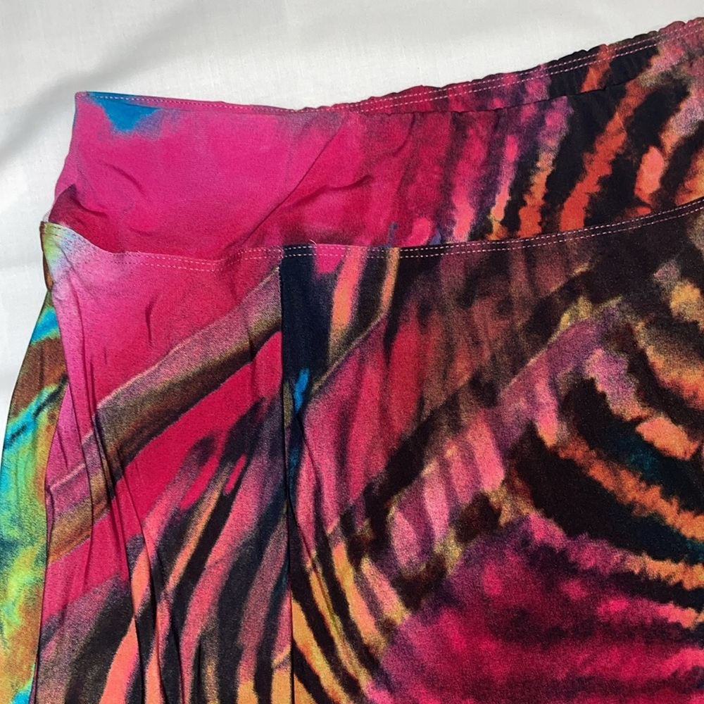 Pink and Blue A-Line Knee-Length Skirt for Resort Wear - Picture 3 of 5